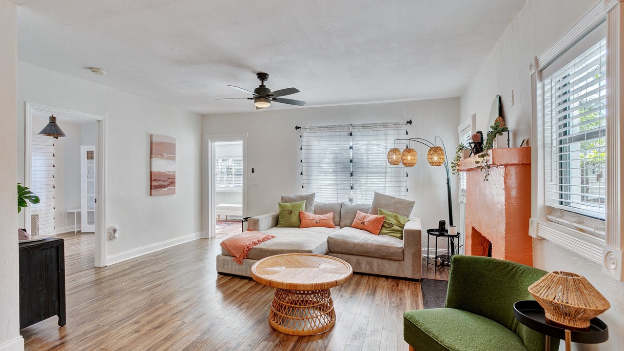 Photo of Livingroom in Parker Ridge