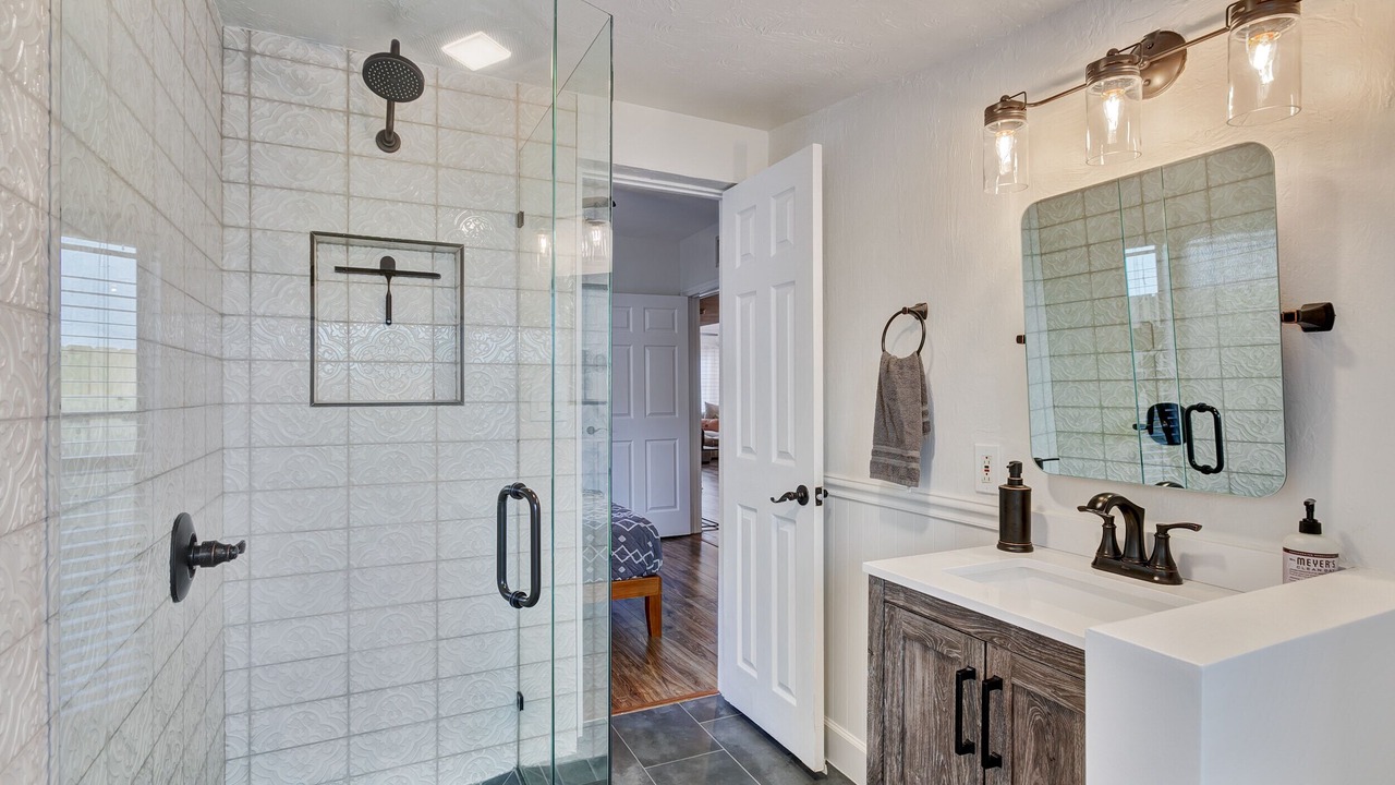 Photo of Bathroom in Parker Ridge