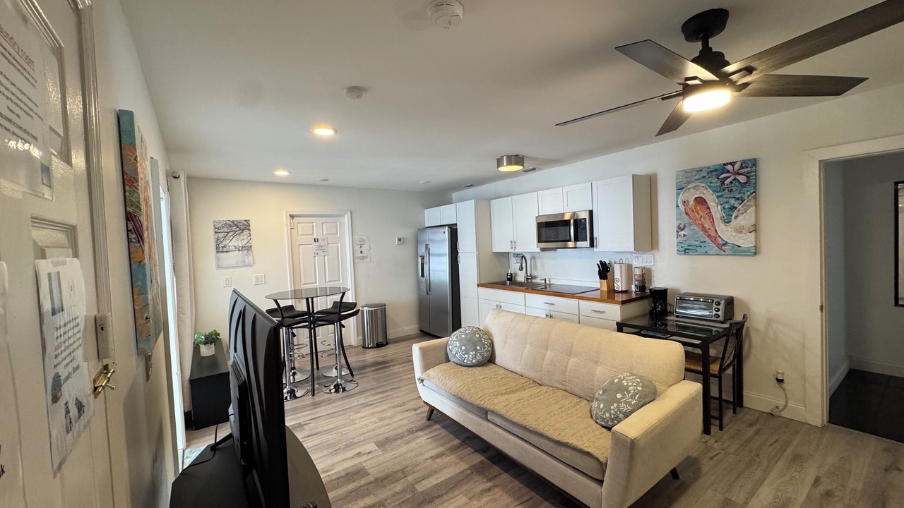 Photo of Livingroom in Mangonia Park