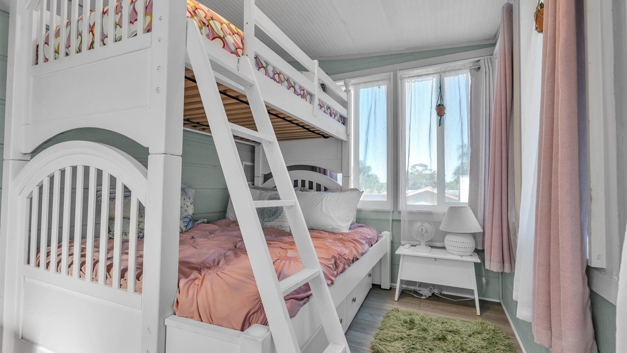 Photo of Bedroom in Largo