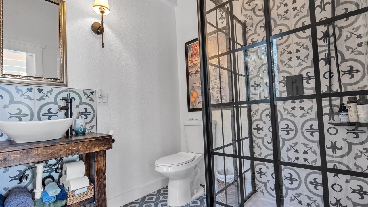 Photo of Bathroom in Largo