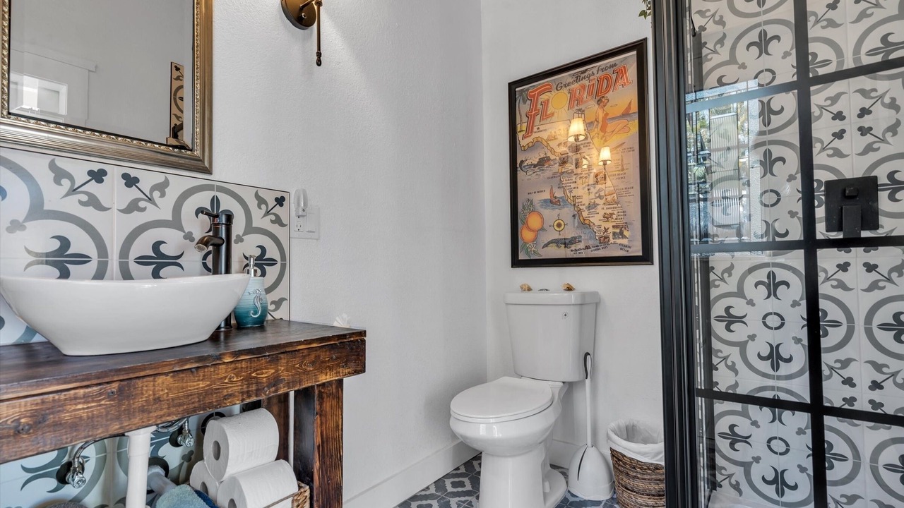 Photo of Bathroom in Largo