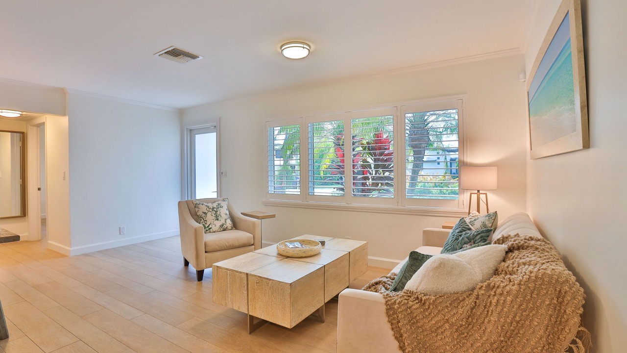 Photo of Livingroom in Lake Ida Shores
