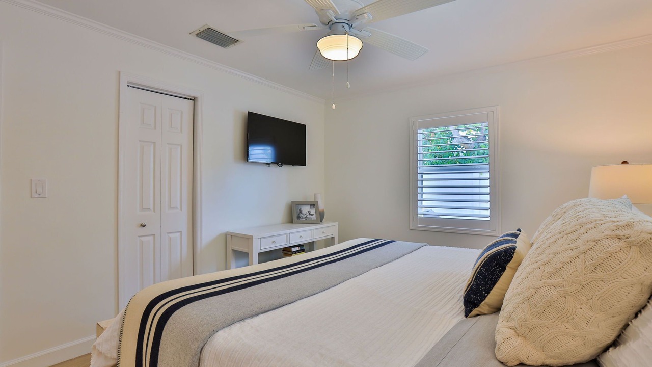 Photo of Bedroom in Lake Ida Shores
