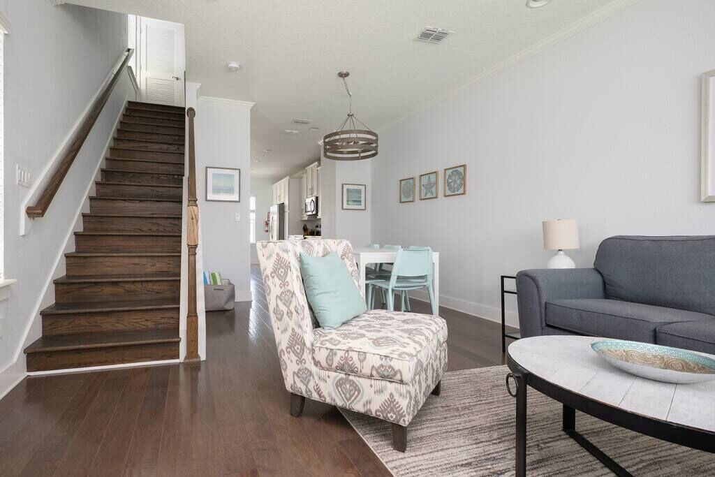 Photo of Livingroom in Jacksonville