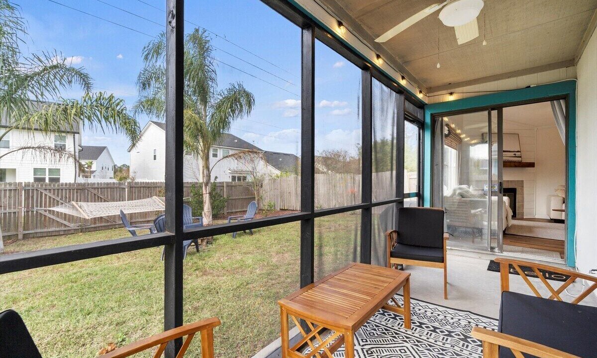 Photo of Patio Balcony in Dolphin's Cove