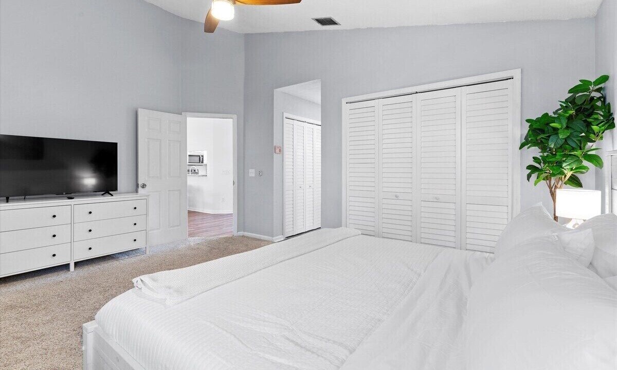 Photo of Bedroom in Dolphin's Cove