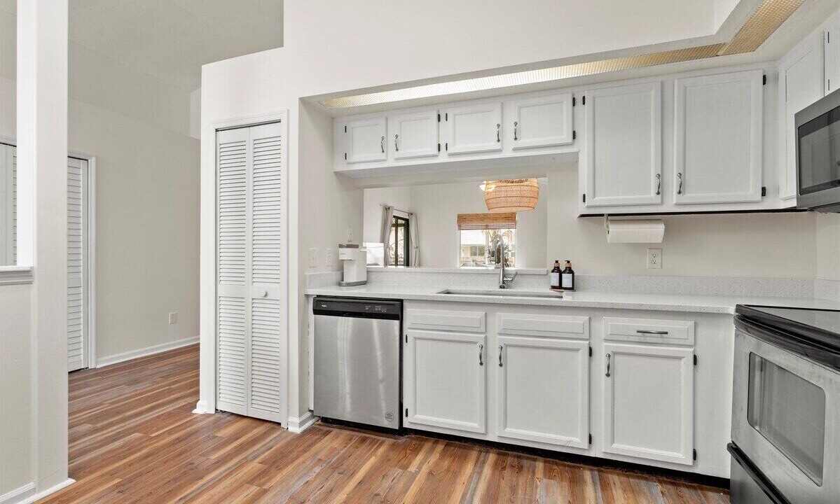 Photo of Kitchen in Dolphin's Cove