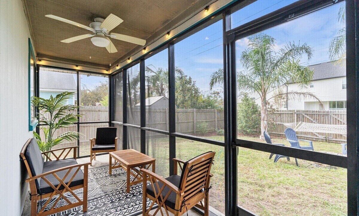 Photo of Patio Balcony in Dolphin's Cove