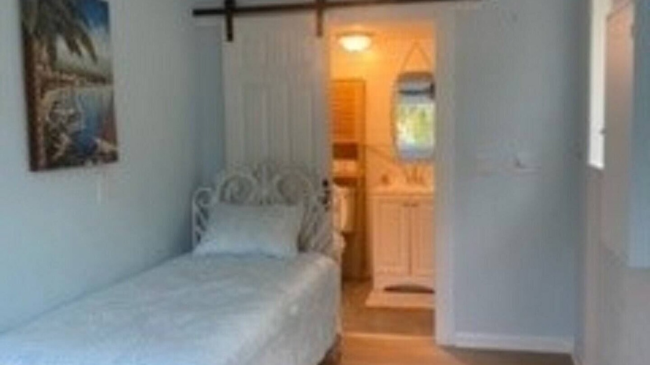 Photo of Bedroom in Summerland Key