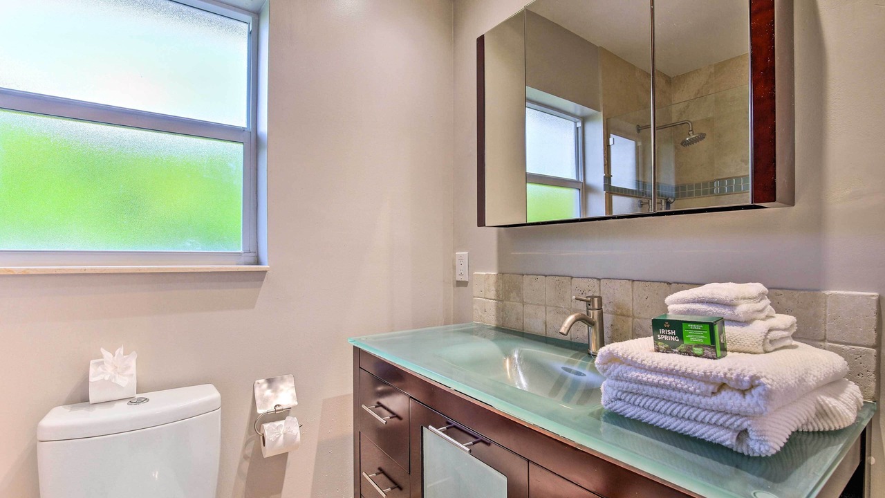 Photo of Bathroom in Garden Isles