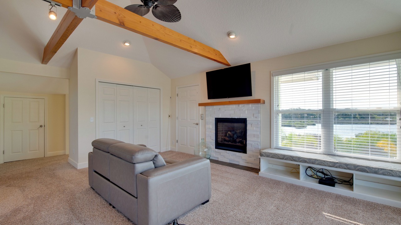 Photo of Livingroom in Spring Hill