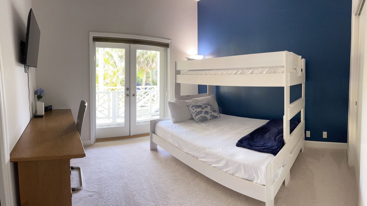 Photo of Bedroom in Bay Isle