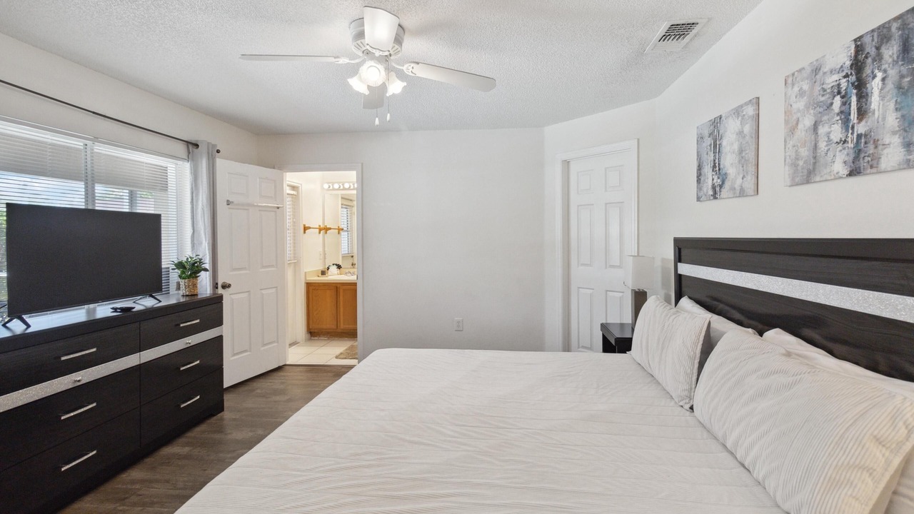 Photo of Bedroom in Thousand Oaks