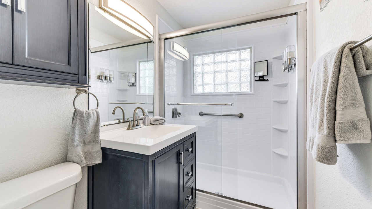 Photo of Bathroom in Edgewater