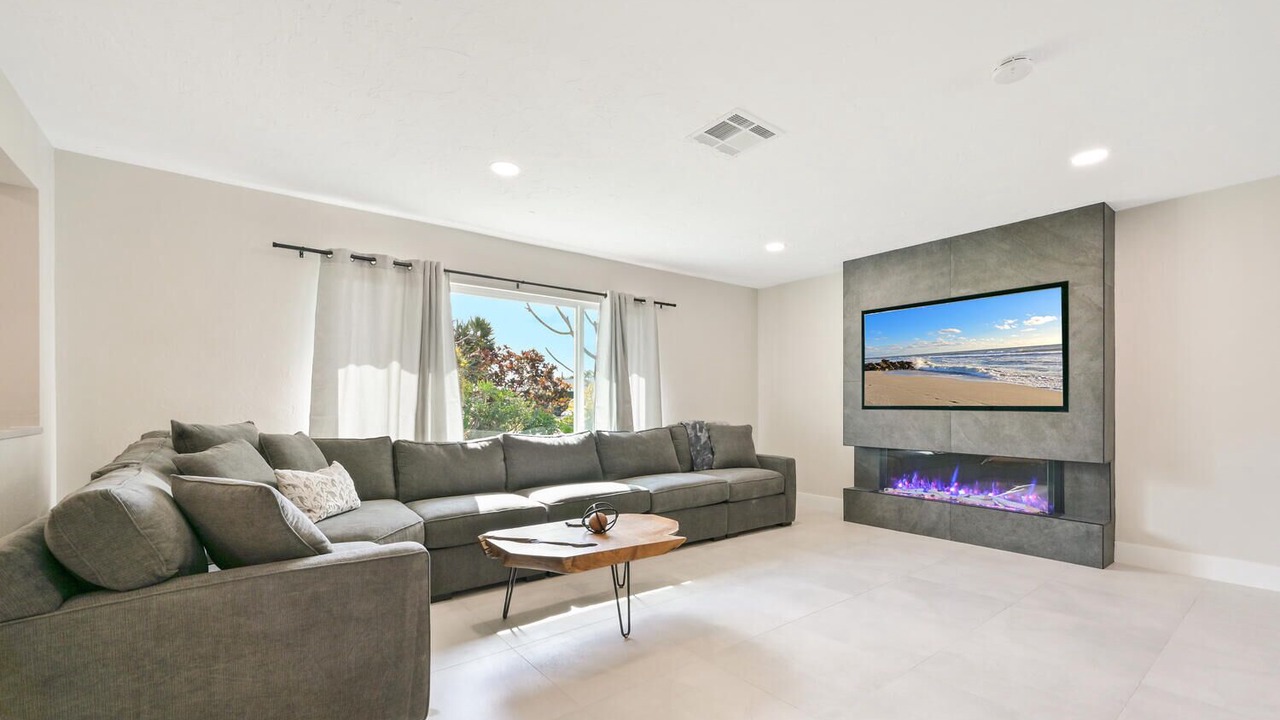 Photo of Livingroom in Willoughby Acres