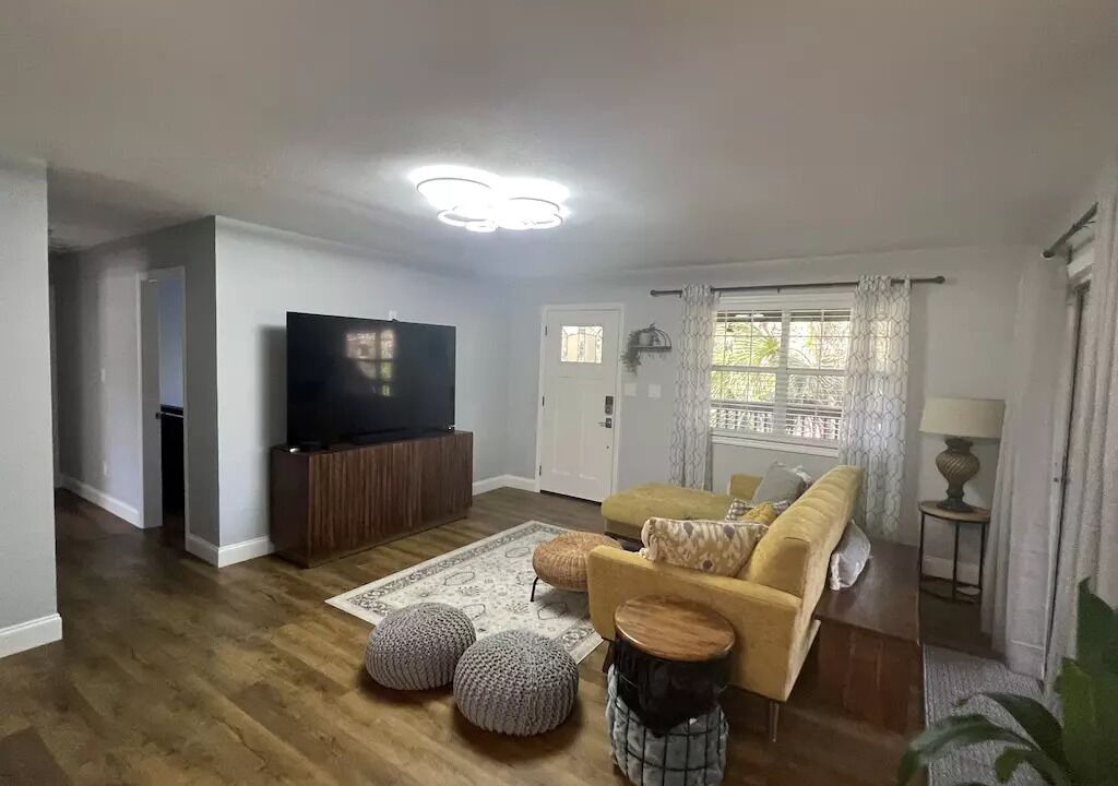 Photo of Livingroom in Fish Hawk