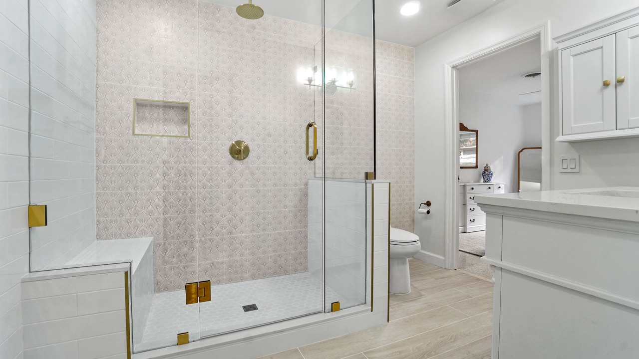 Photo of Bathroom in Lake Clarke Shores