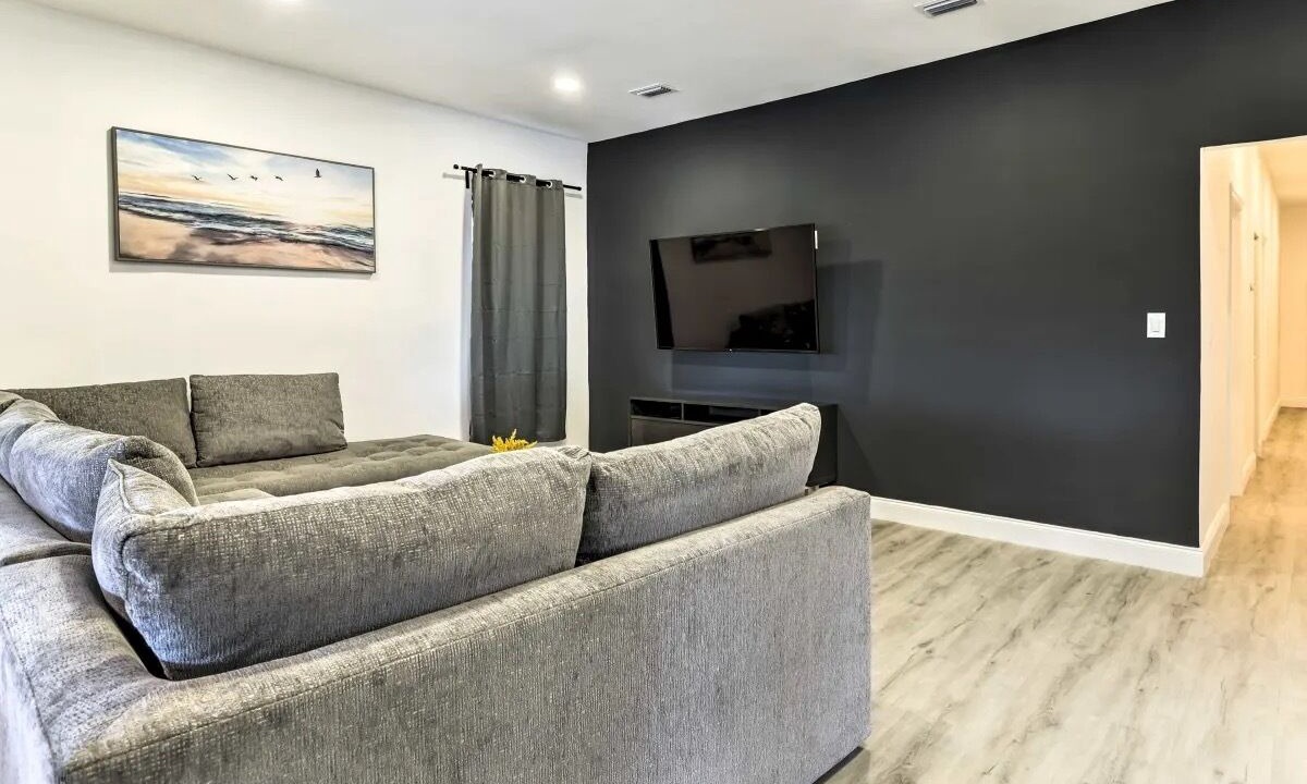 Photo of Livingroom in Allapattah