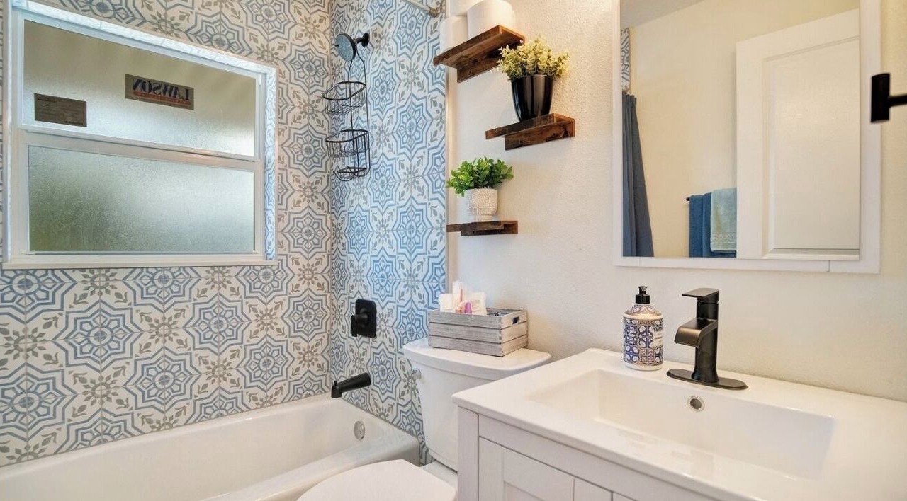 Photo of Bathroom in Ocean Woods