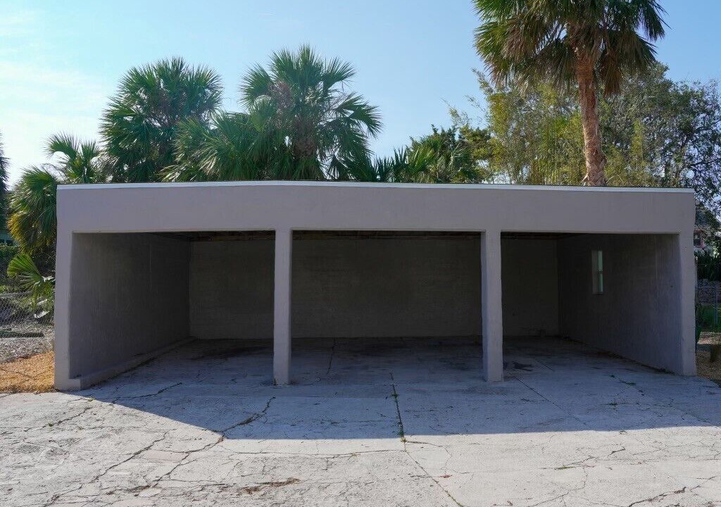Photo of Outdoor in Smith's Memento