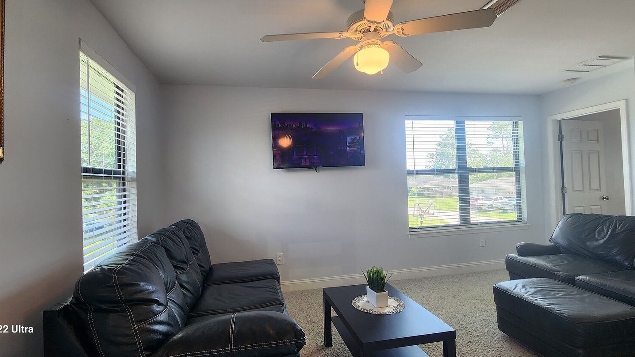 Photo of Livingroom in Dolphin's Cove