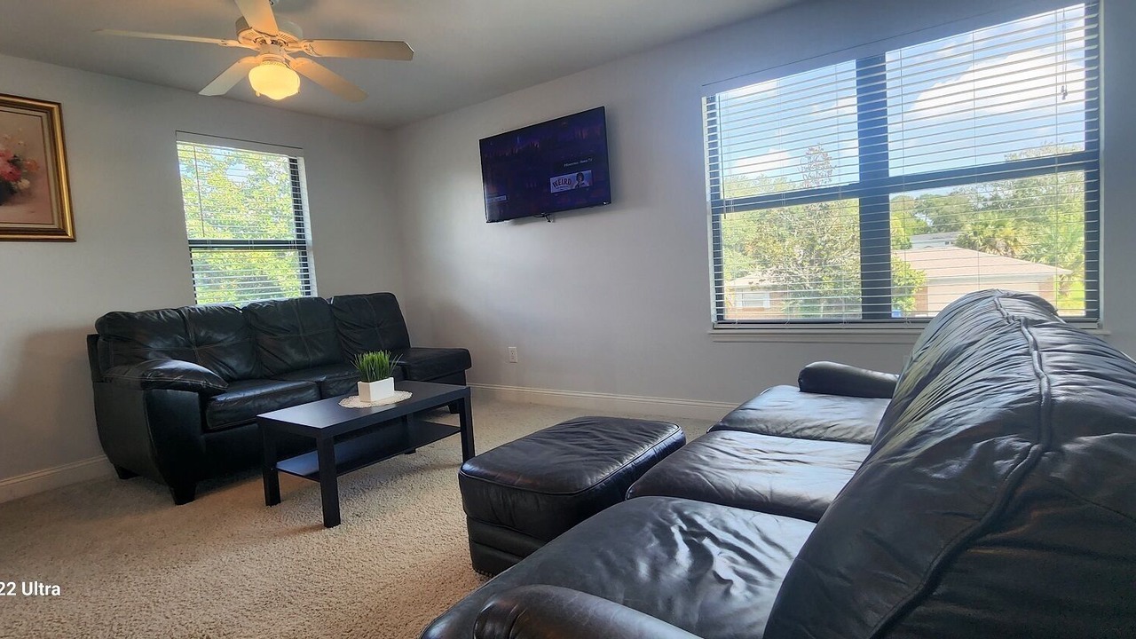 Photo of Livingroom in Dolphin's Cove