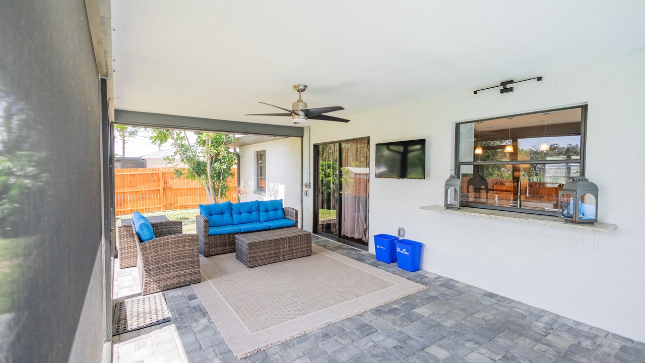Photo of Patio Balcony in San Carlos Park