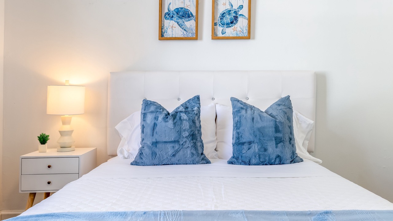 Photo of Bedroom in Lake Worth Corridor