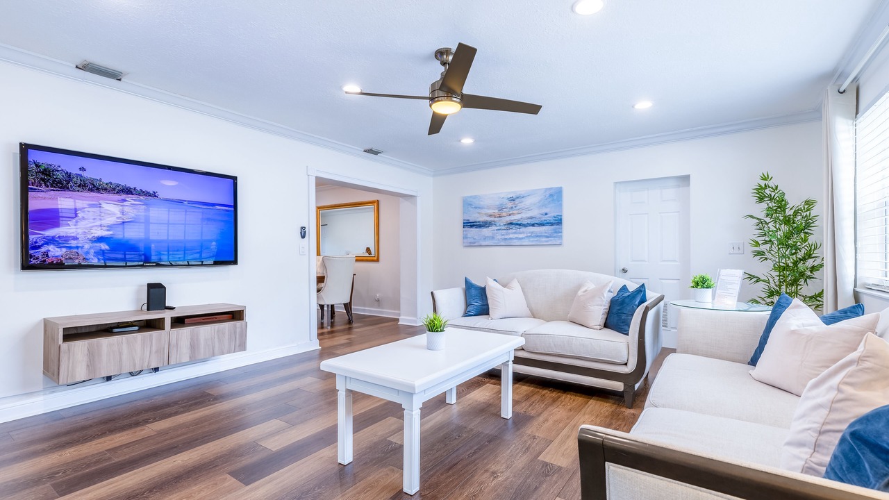 Photo of Livingroom in Lake Worth Corridor
