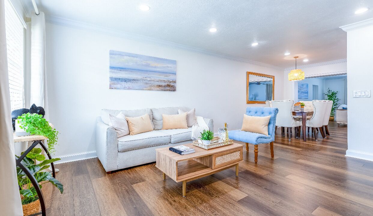 Photo of Livingroom in Lake Worth Corridor