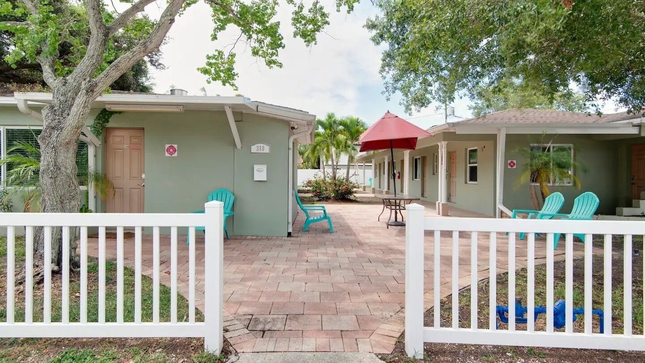 Photo of Outdoor in Crescent Heights