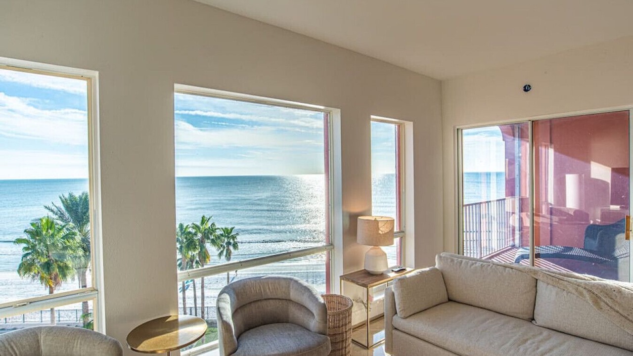 Photo of Livingroom in North Redington Beach