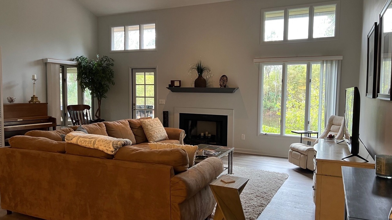 Photo of Livingroom in Palm Valley