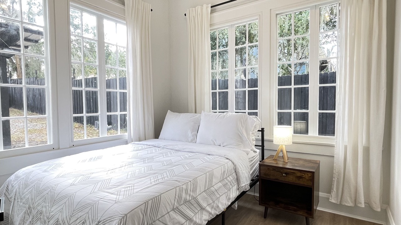 Photo of Bedroom in Historic District