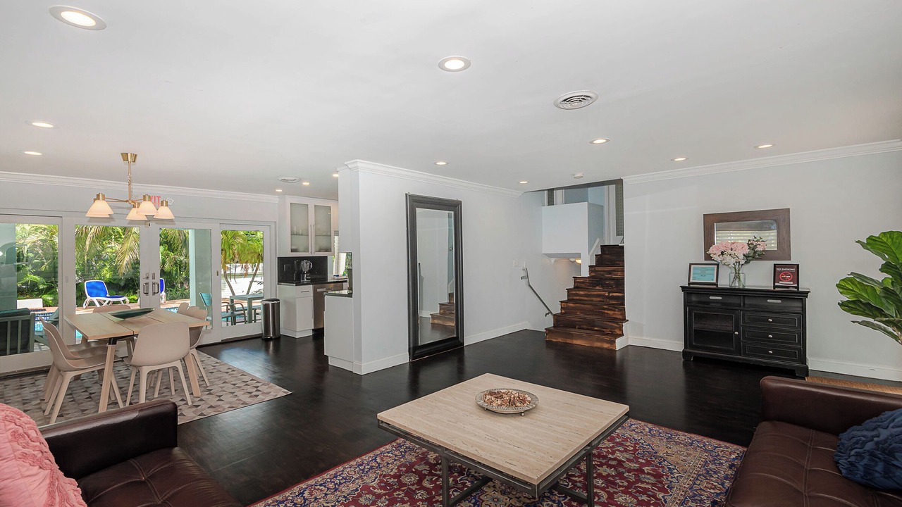 Photo of Livingroom in Pinecrest