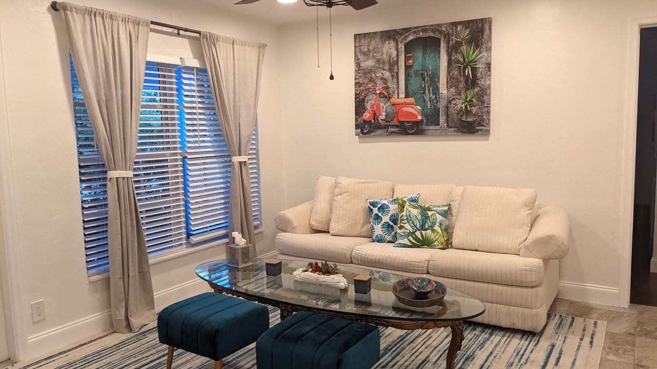 Photo of Livingroom in North Andrews Gardens
