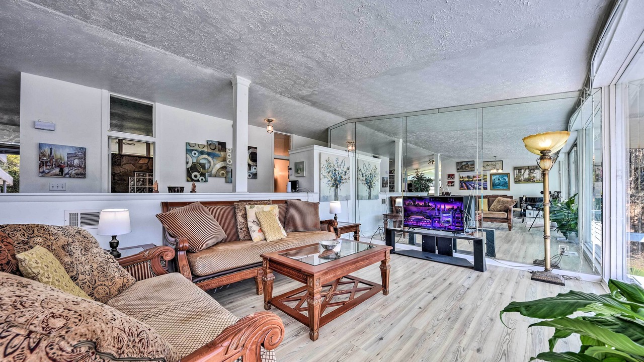 Photo of Livingroom in Jacksonville