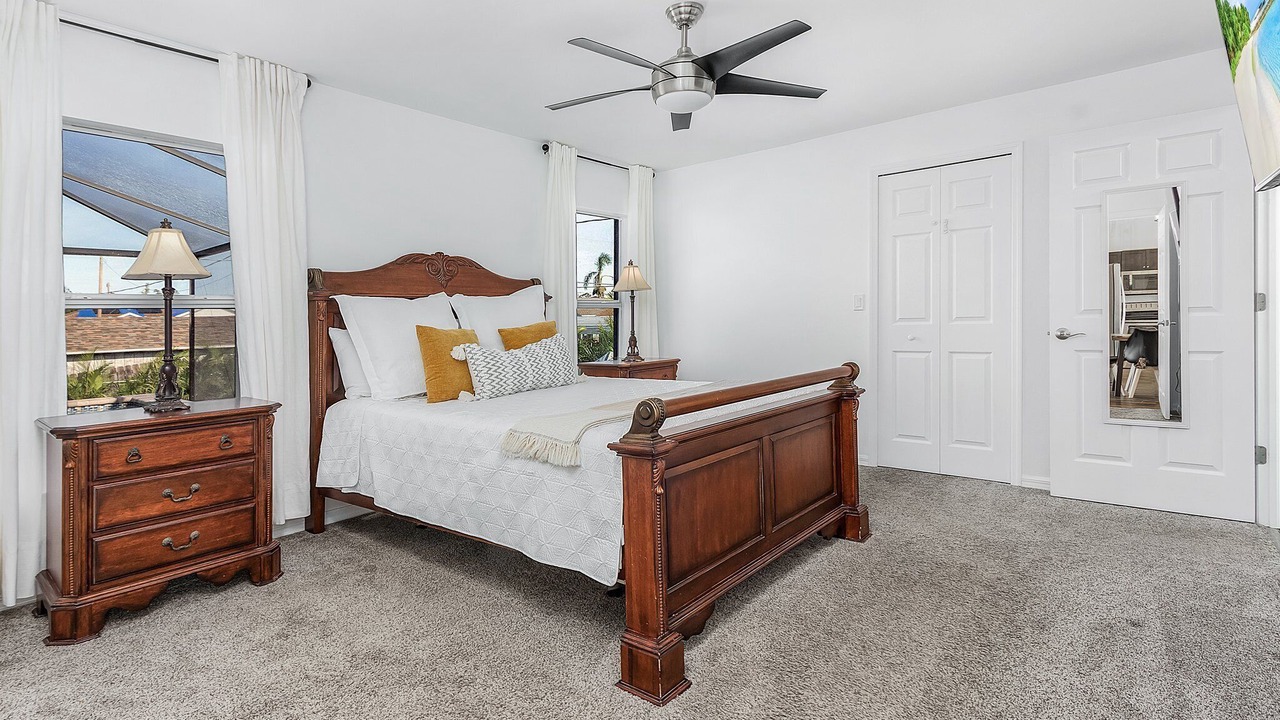 Photo of Bedroom in San Carlos Park