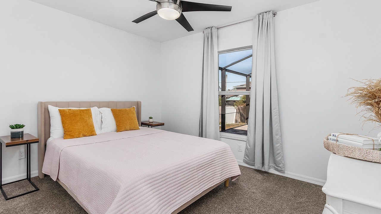 Photo of Bedroom in San Carlos Park