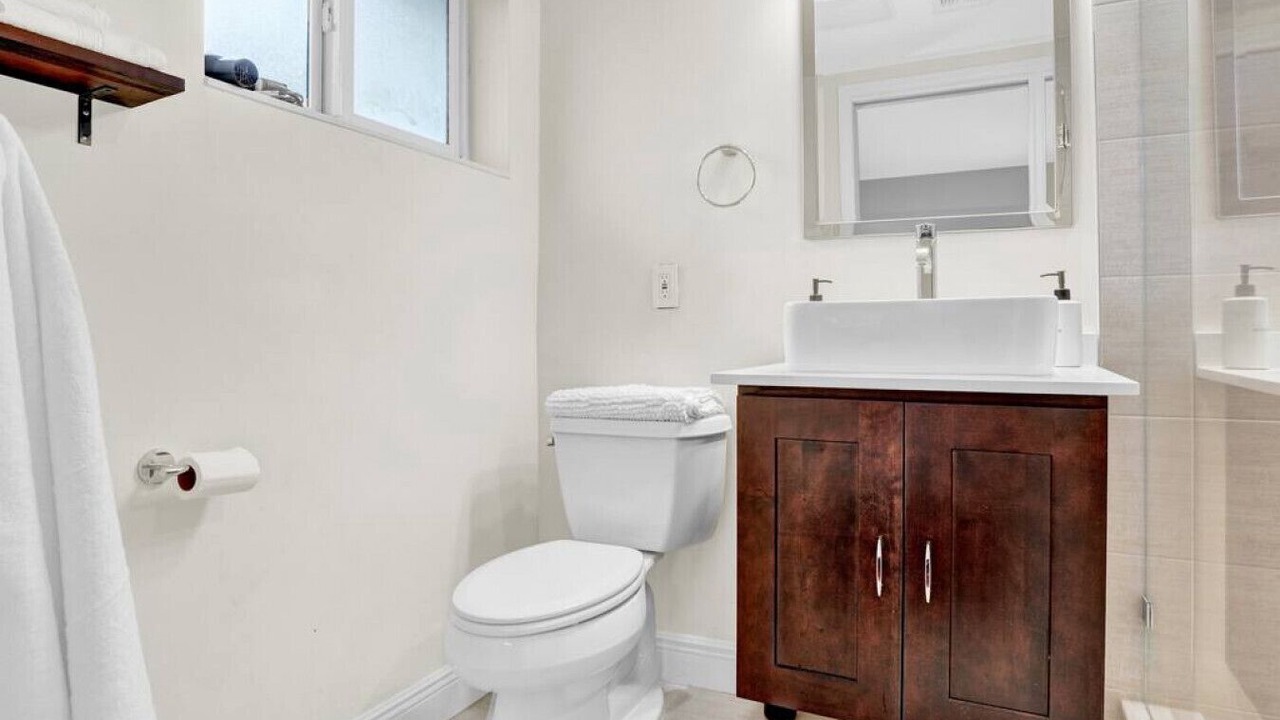Photo of Bathroom in Poinsettia Heights