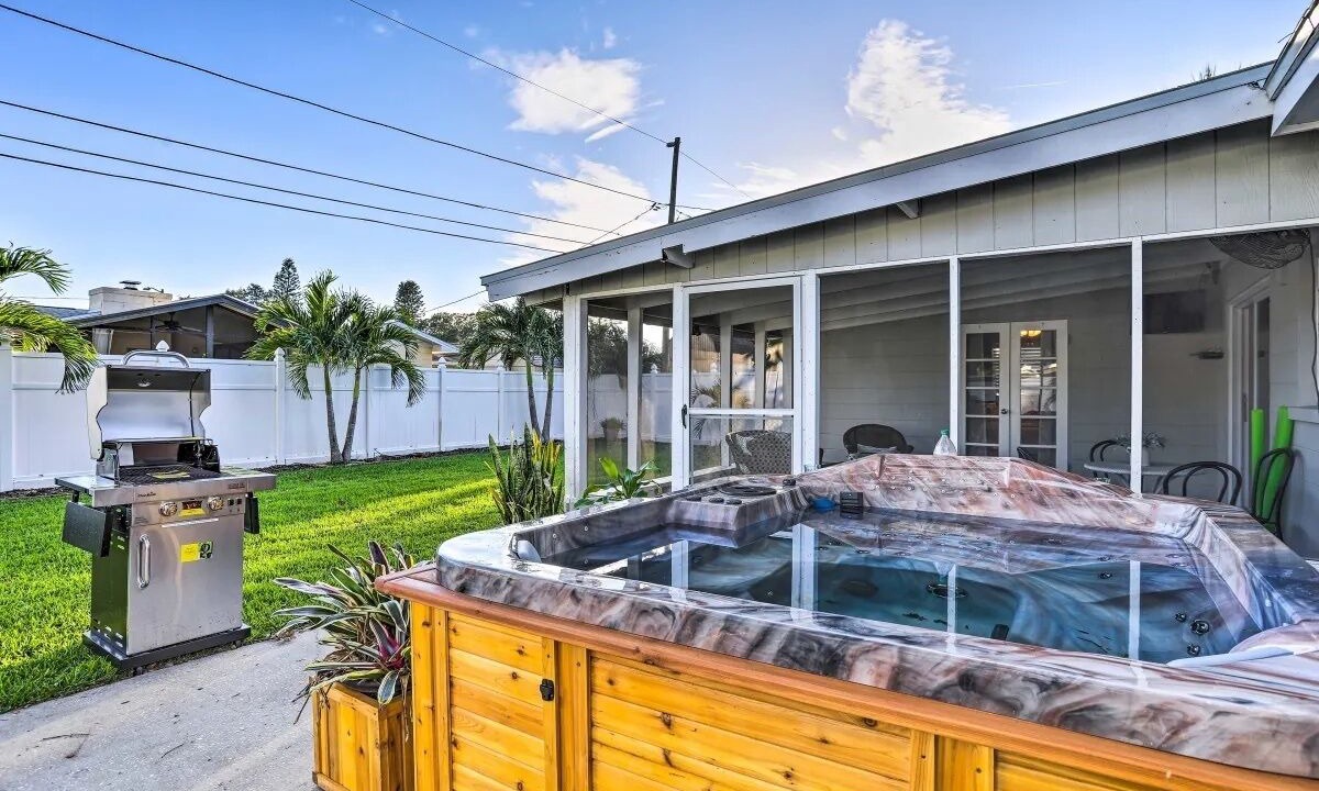 Photo of Patio Balcony in South Pinellas Community Council