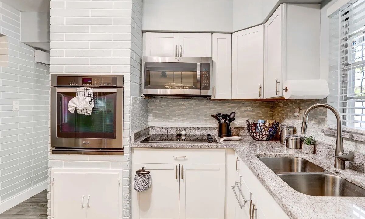 Photo of Kitchen in South Pinellas Community Council