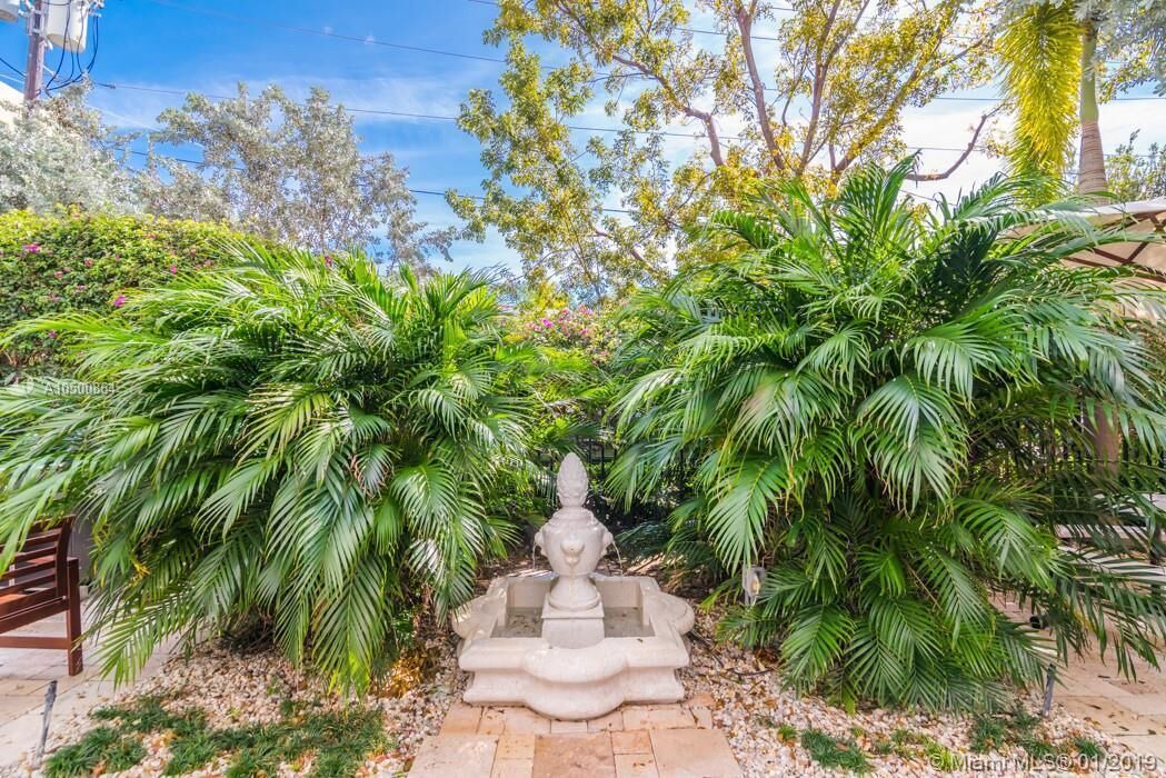 Photo of Outdoor in Flamingo/Lummus