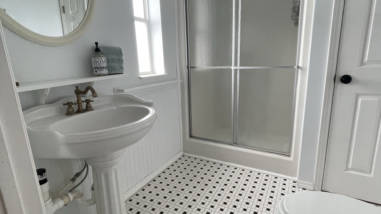 Photo of Bathroom in Hudson Beach Estates