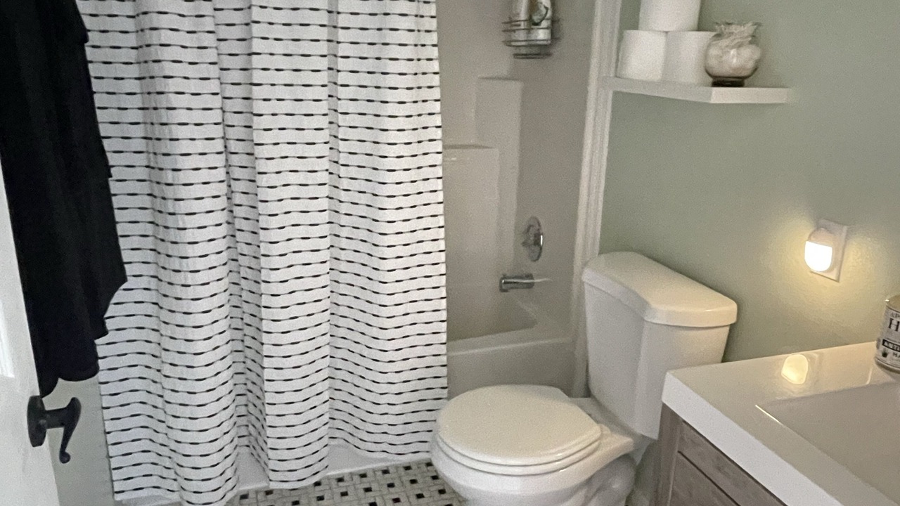 Photo of Bathroom in Hudson Beach Estates