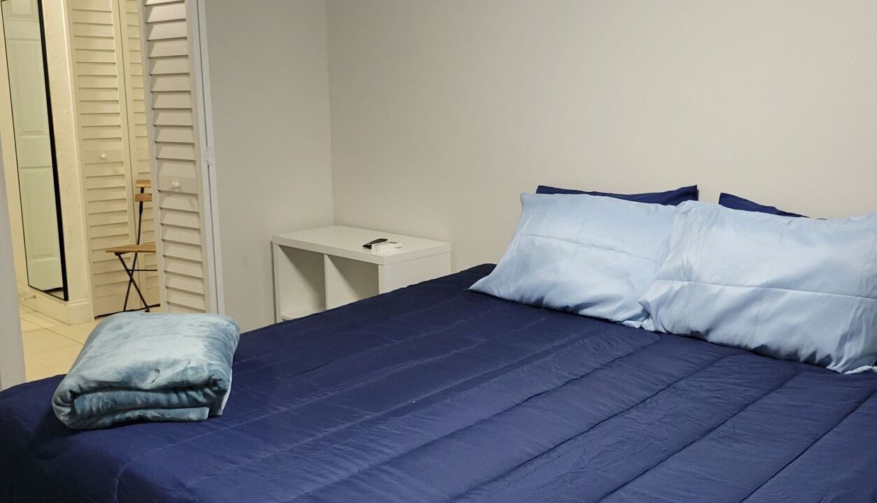 Photo of Bedroom in Bayshore Gardens