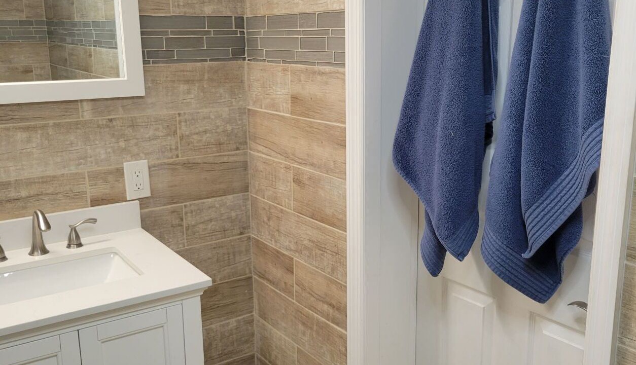 Photo of Bathroom in Bayshore Gardens