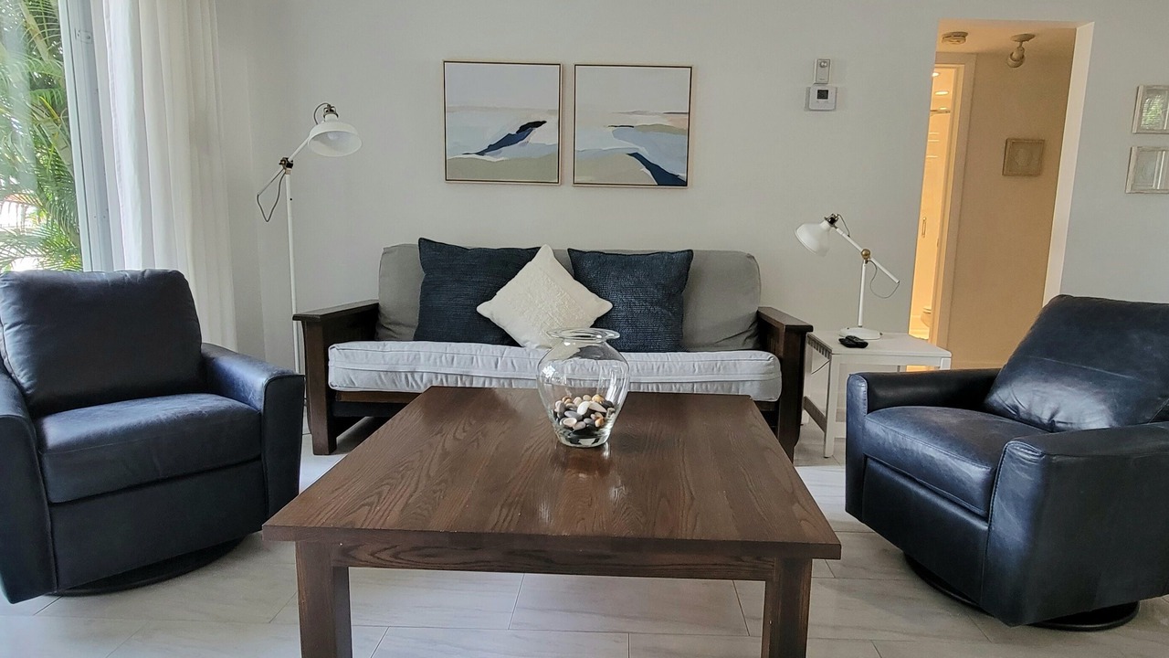 Photo of Livingroom in Harbor Village