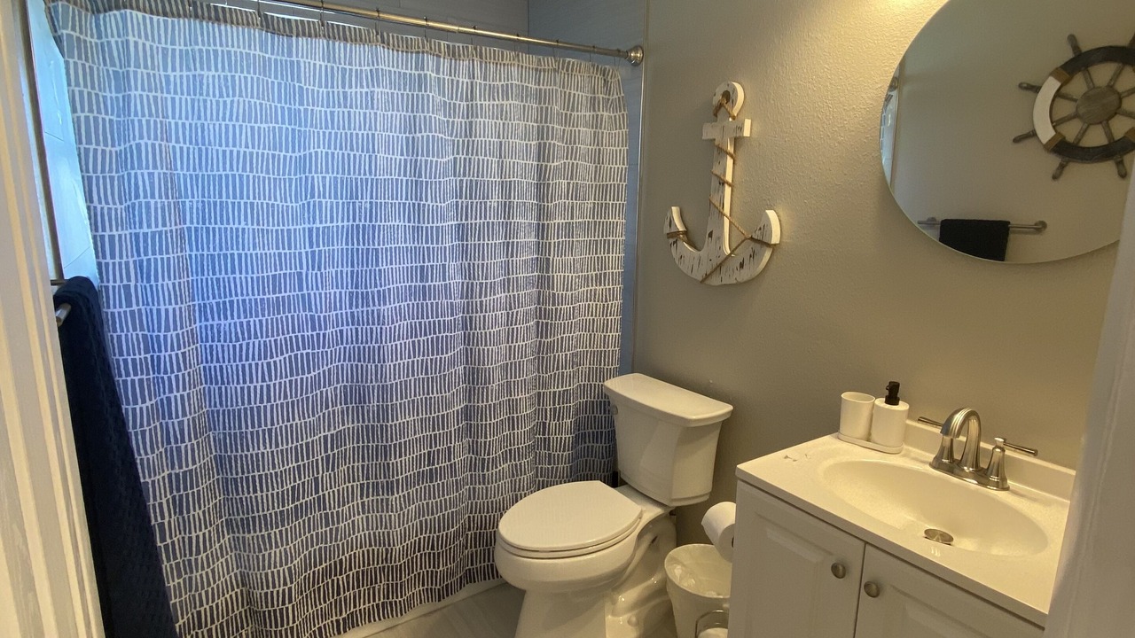 Photo of Bathroom in South Gate Ridge